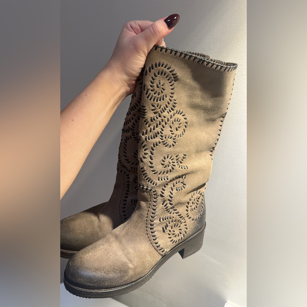 Ladies Suede Mid-calf boots (size 7)